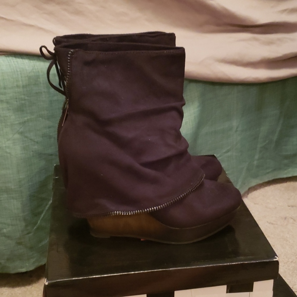 high heels/booties